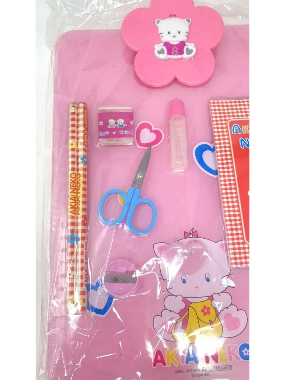 Akia Neko includes spiral